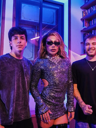 Grag Queen transforma a Era Cósmica com o lançamento do álbum “Cósmica (Remix)”