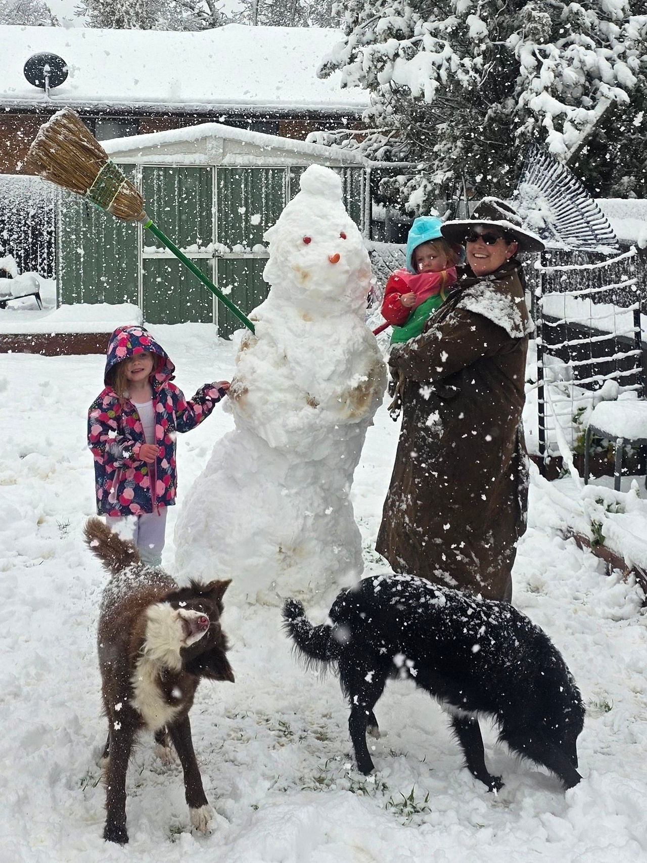 TG's Uralla Families enjoying snow | TG's Child Care