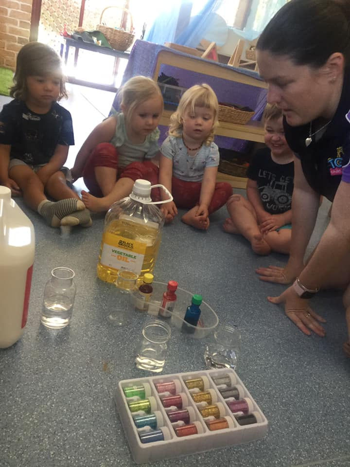 Kim Cook science experiment with children | TG's Child Care | Brilliant Online Australia Singapore UK | Brilliant Online