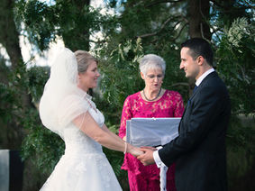 Jennifer McKenzie is a Marriage Celebrant making Dreams a Reality. 