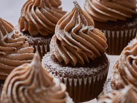 Gingerbread carrot cupcakes recipe for Christmas in July!