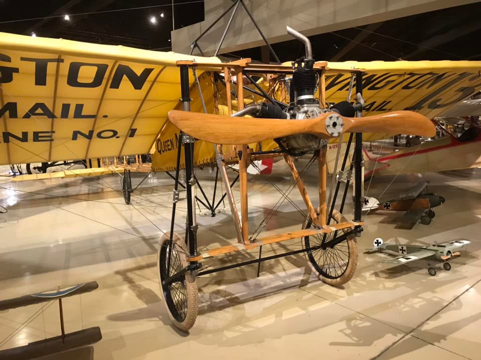 Aircraft display at EAS Museum as featured in Brilliant-Online｜Brilliant-Online
