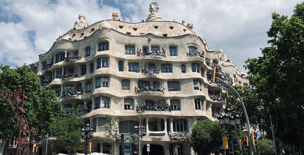 Casa Milà - Art Nouveau architecture by Antoni Gaudí in Barcelona