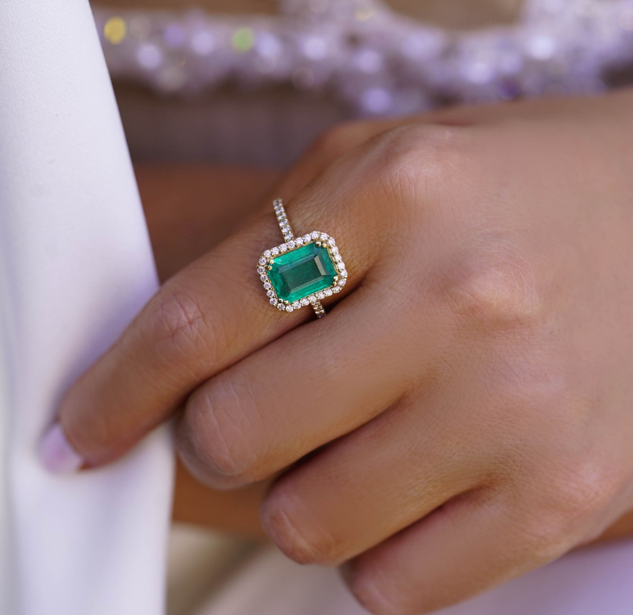 Emerald Diva Ring