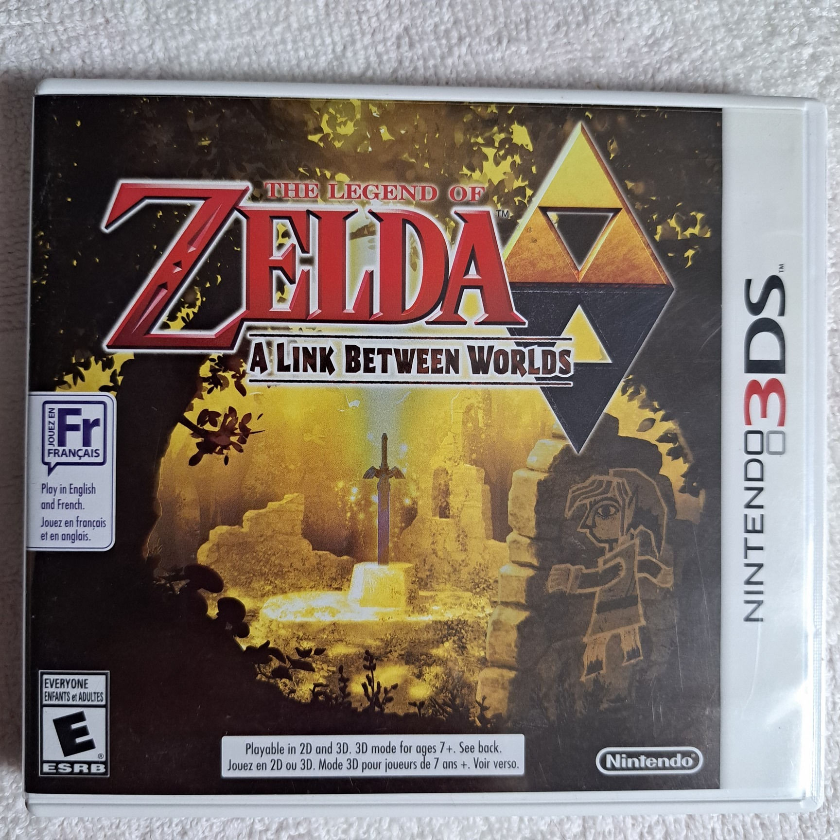 Nintendo 3DS - The legend of Zelda A link between worlds - AUTHENTIC