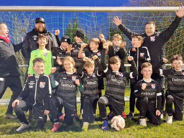 Flutlicht-Pokal-Knaller auf dem Werdchen