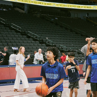 Fan wearing Dallas Mavs cricket jersey