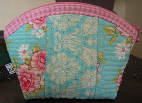 Sweet Shabby Quilted Pouch – Free Tutorial