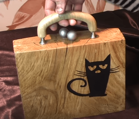 How an Oak Handbag is Made