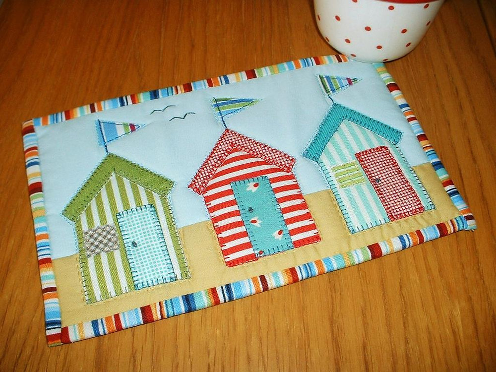 Beach Huts Mug Rug Pattern + Free Fusible Applique Video Tutorial beach-huts-mug-rug-pattern-free-fusible-applique-video-tutorial