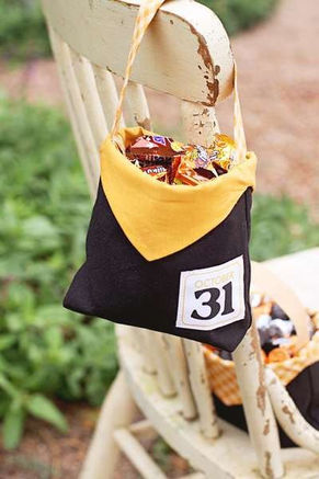 Mini Halloween Treat Bags - Sewing Pattern