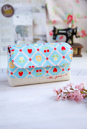 All-In-One Handy Pouch – Free Sewing Tutorial