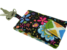 Check out the Card Wallet Key Chain PDF Tutorial by SundayGirlDesigns.