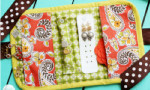 Free sewing pattern for a jewelery roll or travel case. PDF by Positively Splendid