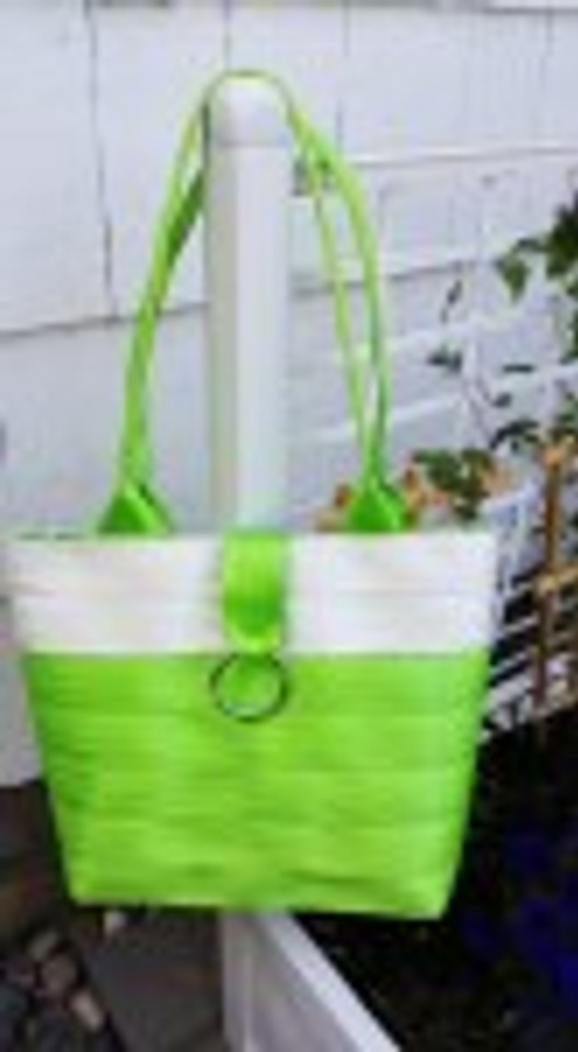 market tote lux seatbelt
