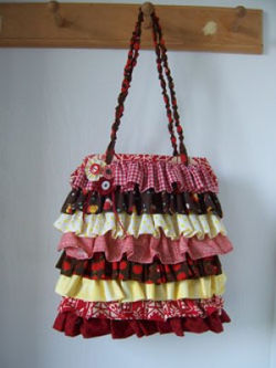 The Ruffled Frounchess Bag - Free Pattern & Tutorial