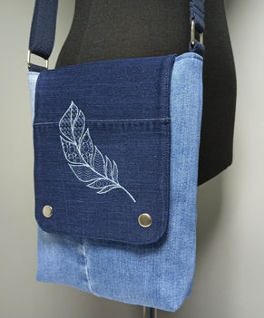 An Everyday Denim Messenger Bag - Sew and Sell