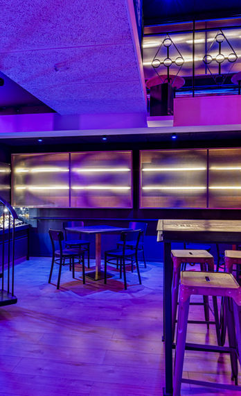 Bar à cocktail The Sneakers Café Bruxelles Brussels Grec Tapas soirée privé private party privatisation lieu