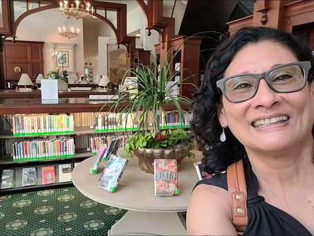 RCwriter-pen-ink-suffering.com author Renee Coloman is crazy about Books. 