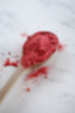 Intensives rotes Erdbeer-Pulver