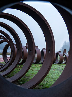 Monumento a la lampreaa orilas del río Miño en Salvaterra (Pontevedra) Galicia. Imágenes de Photoperiplo.