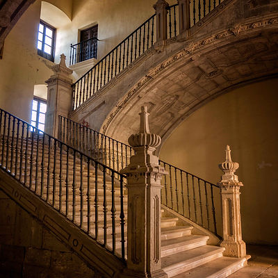 Escalera principal de acceso al claustro superior del Monasterio de Uclés (Cuenca) Photoperiplo subió por ella fotografiando sus detalles...
