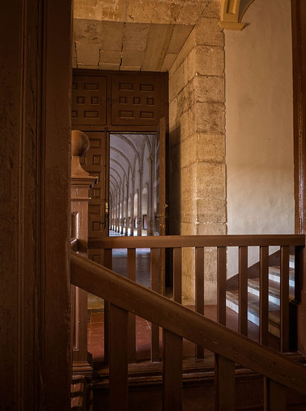 Las escaleras siempr tienen su encanto y más las del Monasterio de Uclés (Cuenca). Photoperiplo simepre intenta fotografiar cualquier escalera, siempre dan buen juego compositivo.
