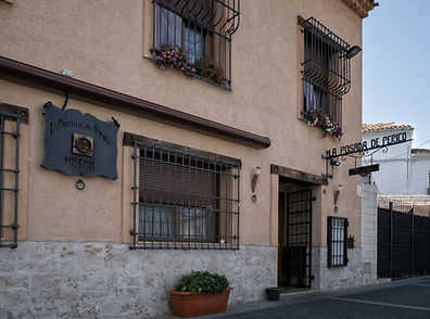 Muy cerca del Monasterio de Uclés (Cuenca) está la Posada de Perico un buen sitio para tapear y comer. Photoperiplo estuvo allí disfrutando de los mejores productos de la tierra con muy buena relación calidad precio.