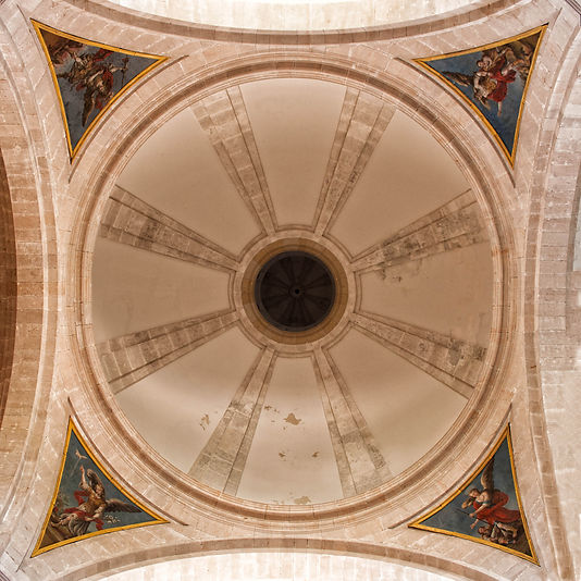 Cúpula principal de la iglesia del Monasterio de Uclés (Cuenca) sobre pechinas decoradas con pinturas. Photoperiplo estuvo allí, nos acompañas?