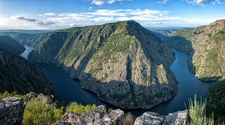 Mirador de Vilouxe en Nogueira de Ramuín - Luintra (Ourense, Galicia, Spain) en plena Ribeira Sacra, Photoperiplo estuvo allí porque nos encanta viajar para fotografiar.