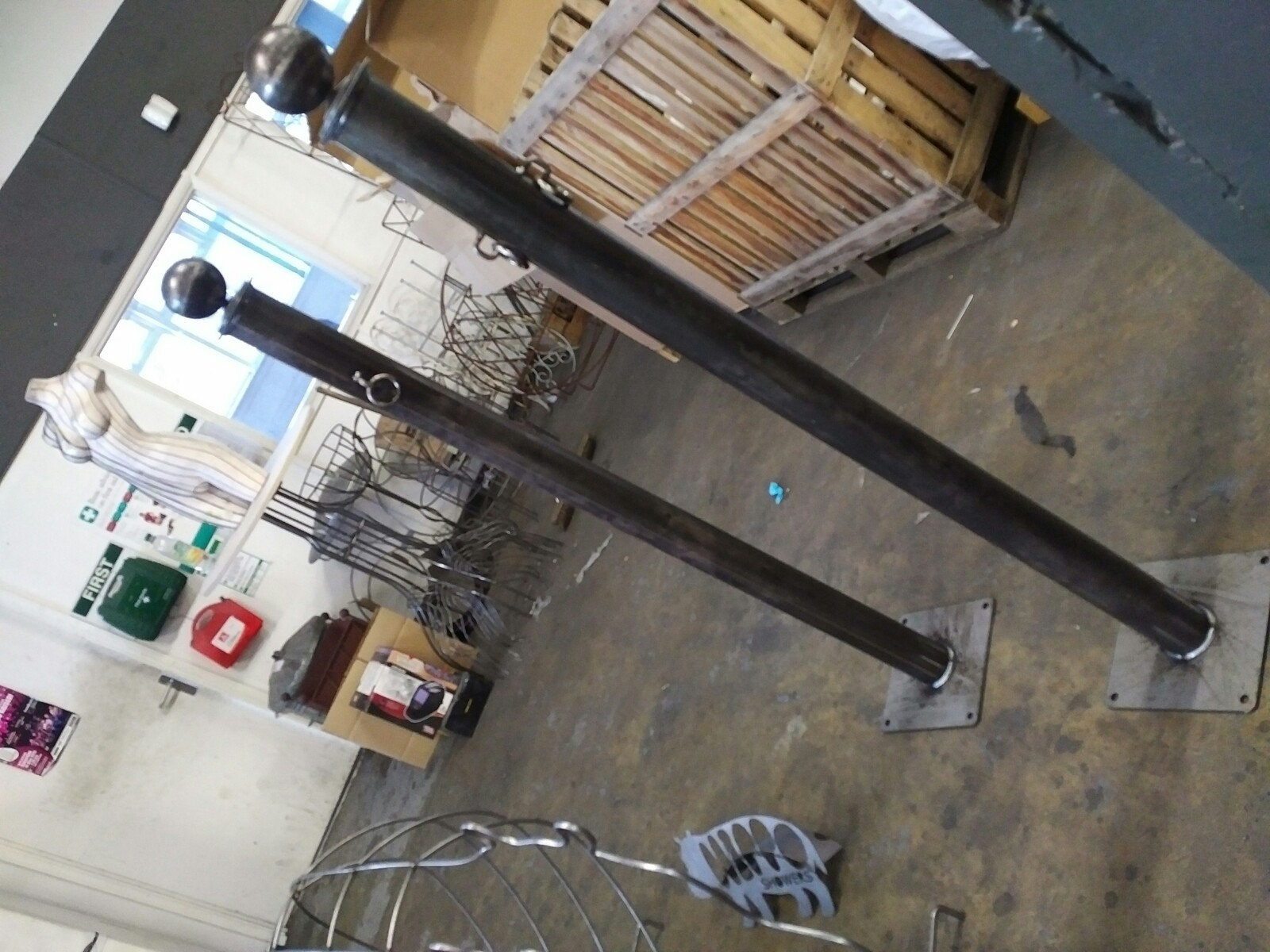 Hippo Cross Tie Post | Hippo Showers