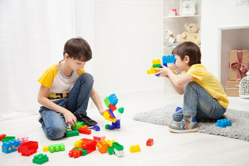 “Crie uma rotina com os filhos na quarentena e não os subestimem. Eles sabem que tem algo acontecend