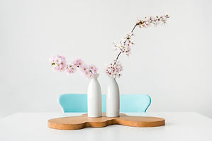 blossom_vase_two_chair_table-1396648.jpg!d.jpeg