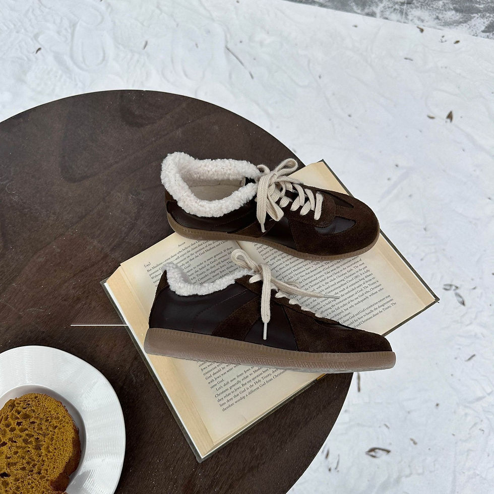 Thumbnail: Womens Retro Leather Casual Sneakers