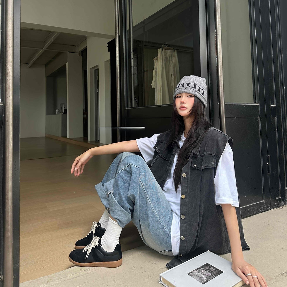 Thumbnail: Womens Retro Leather Casual Sneakers