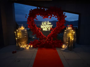 How to propose in Kelowna — Pickadilly’s guide with romantic ideas, winery and Airbnb proposals, plus FAQs for a flawless engagement.