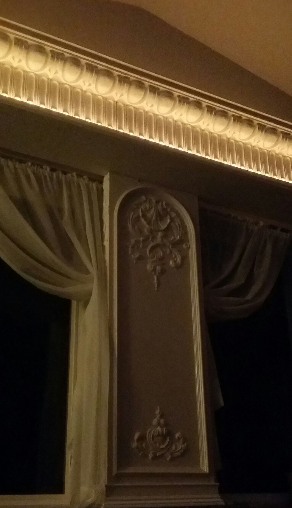 Thumbnail: Egg and Dart Crown Molding