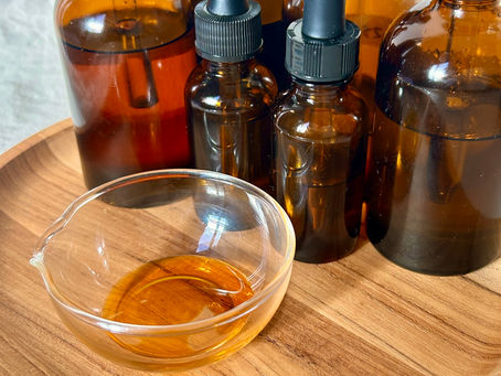 オイルを作る時間も、大切な「施術」の一部です。