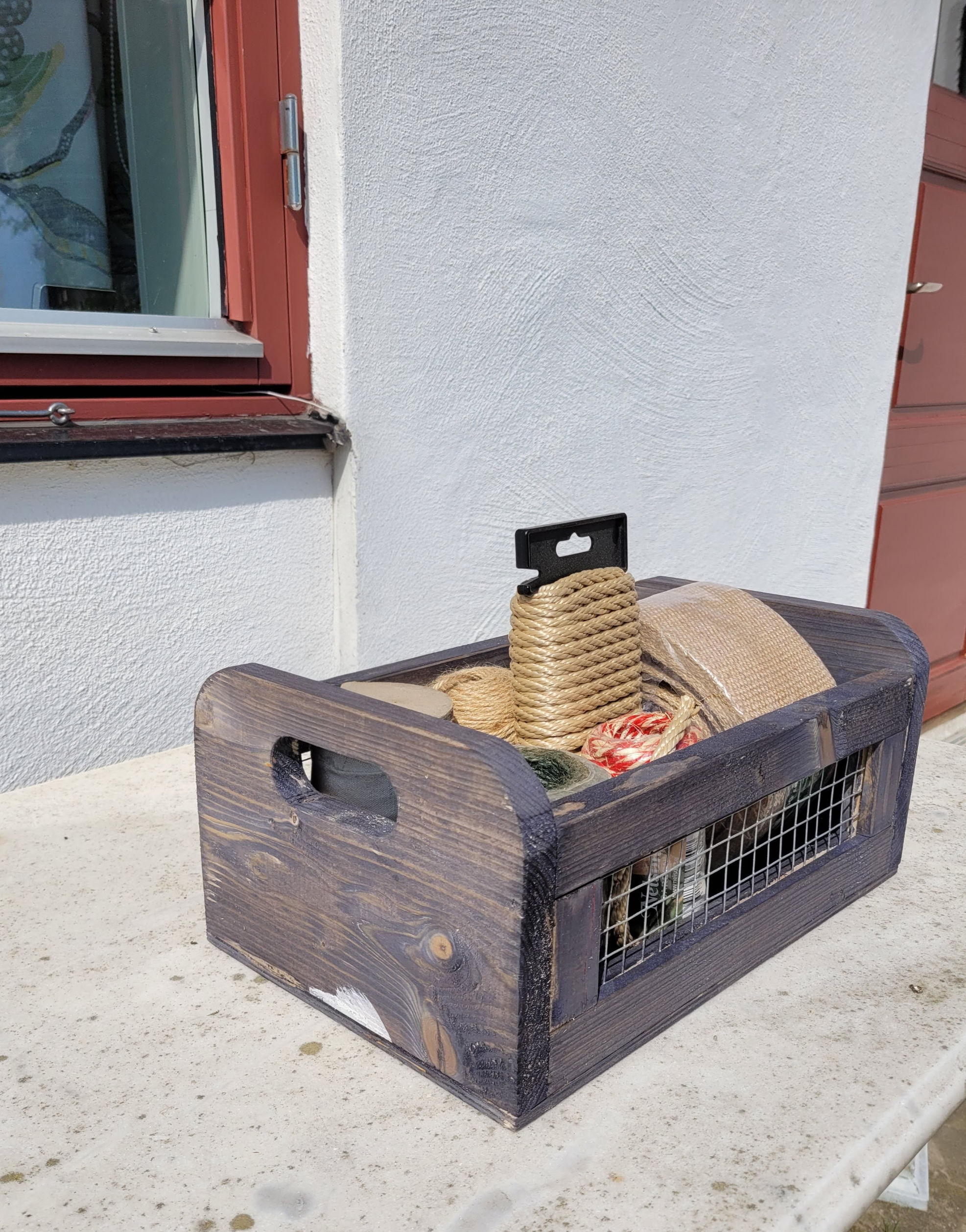 Förvaringslåda med nätsida.