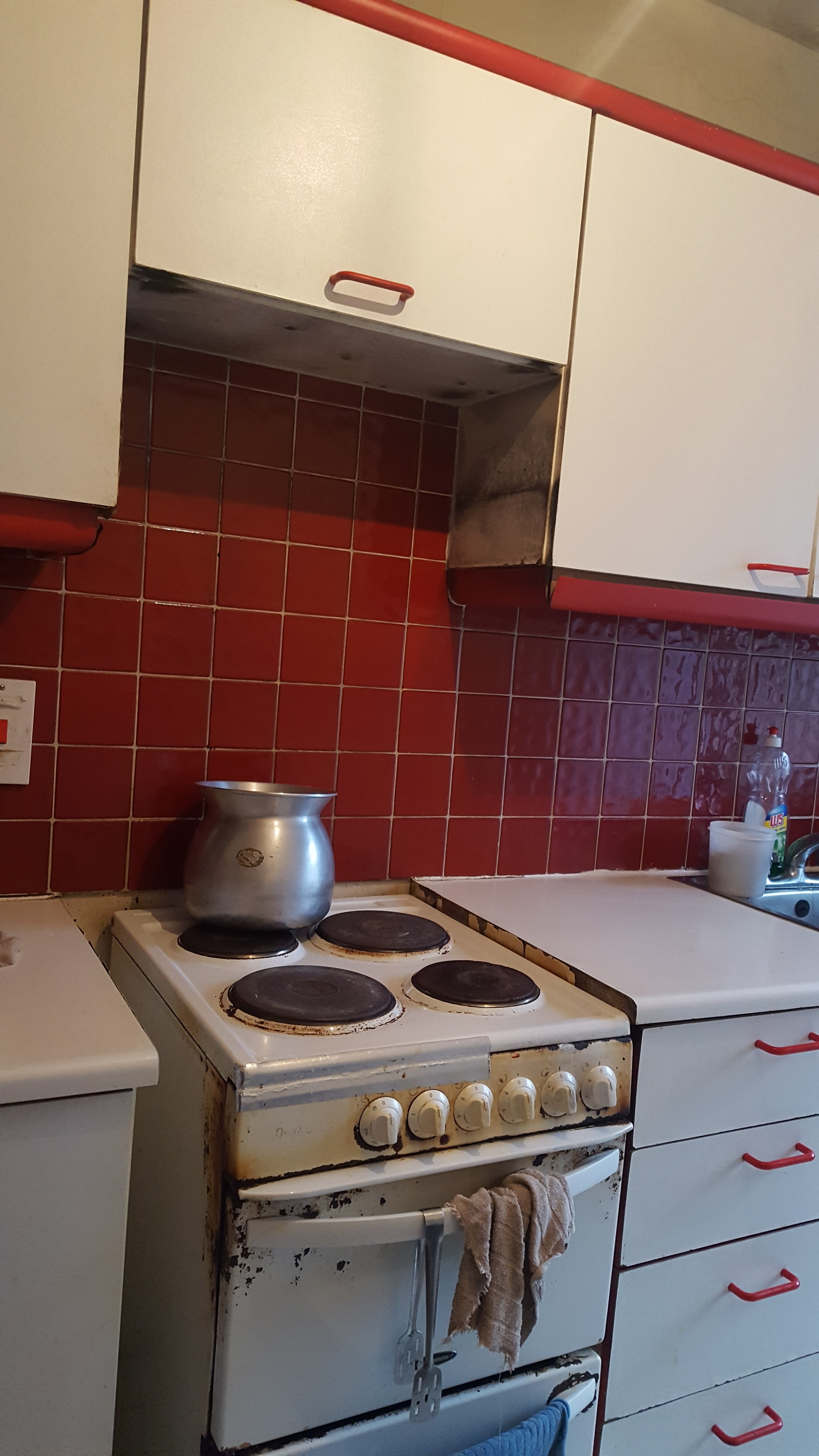 Fire Damaged Cooker and surrounding presses before works Property Repair Gusy 365