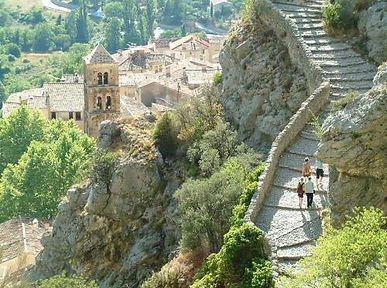 moustiers-sainte-marie-14820-1_w500.jpg