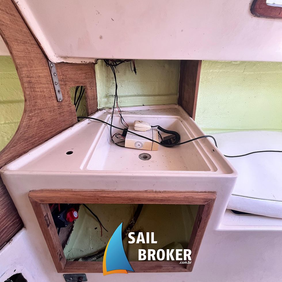 Fast 230 1987 Sail Broker (14)