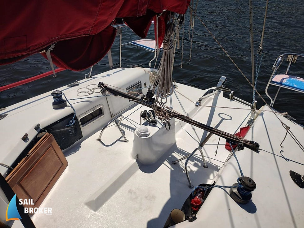 Tripp 33 Sail Broker (16)