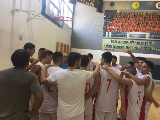 נבחרת הכדורסל של הגימנסיה ניצחה את תיכון הראל - מבשרת ציון84-65