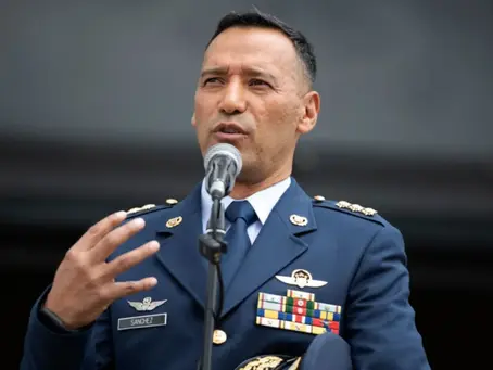 Ministro designado de Defensa de Colombia, Pedro Sánchez, anuncia retiro de la Fuerza Aérea para asumir el cargo como civil