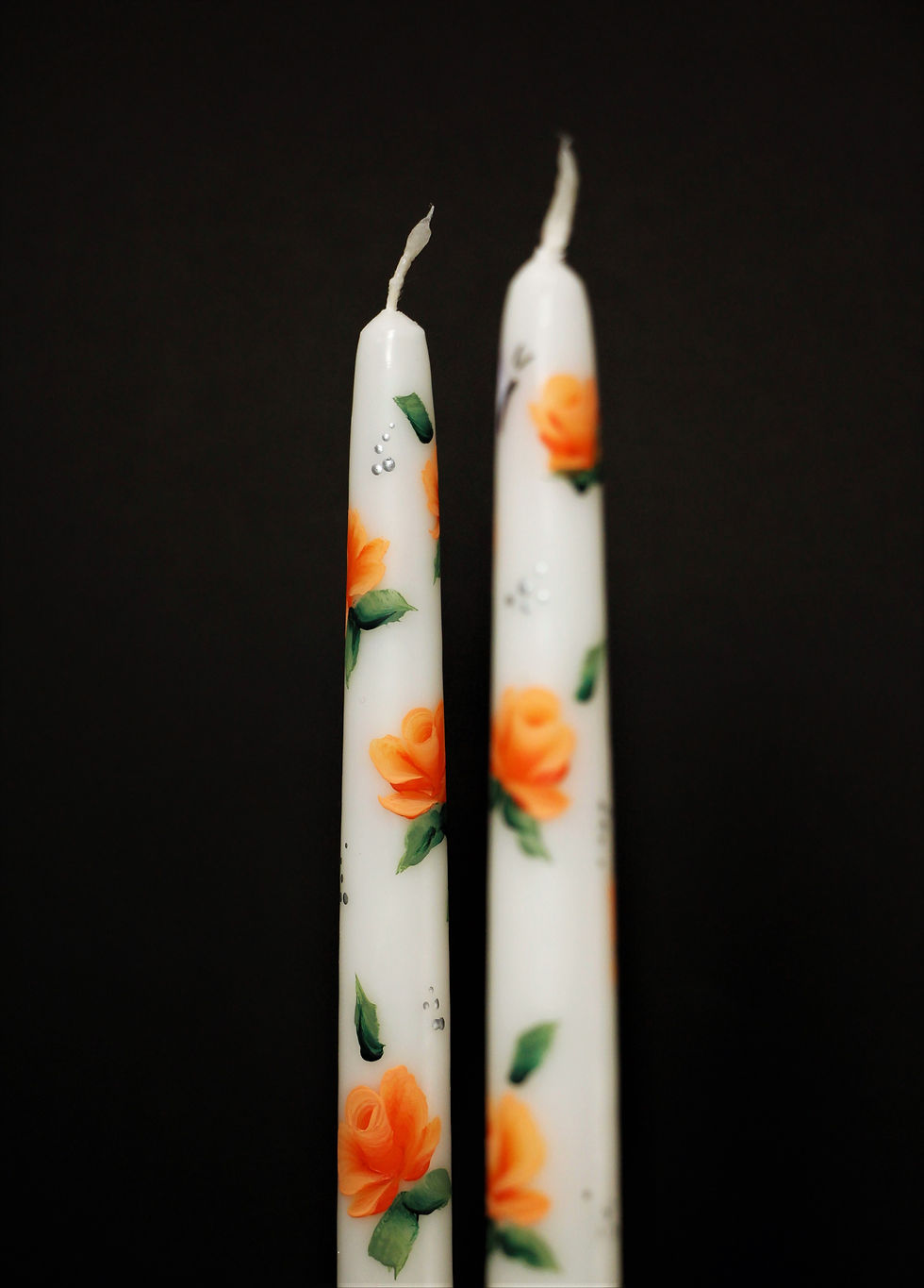 Miniatura: Painted  Roses on White Taper,