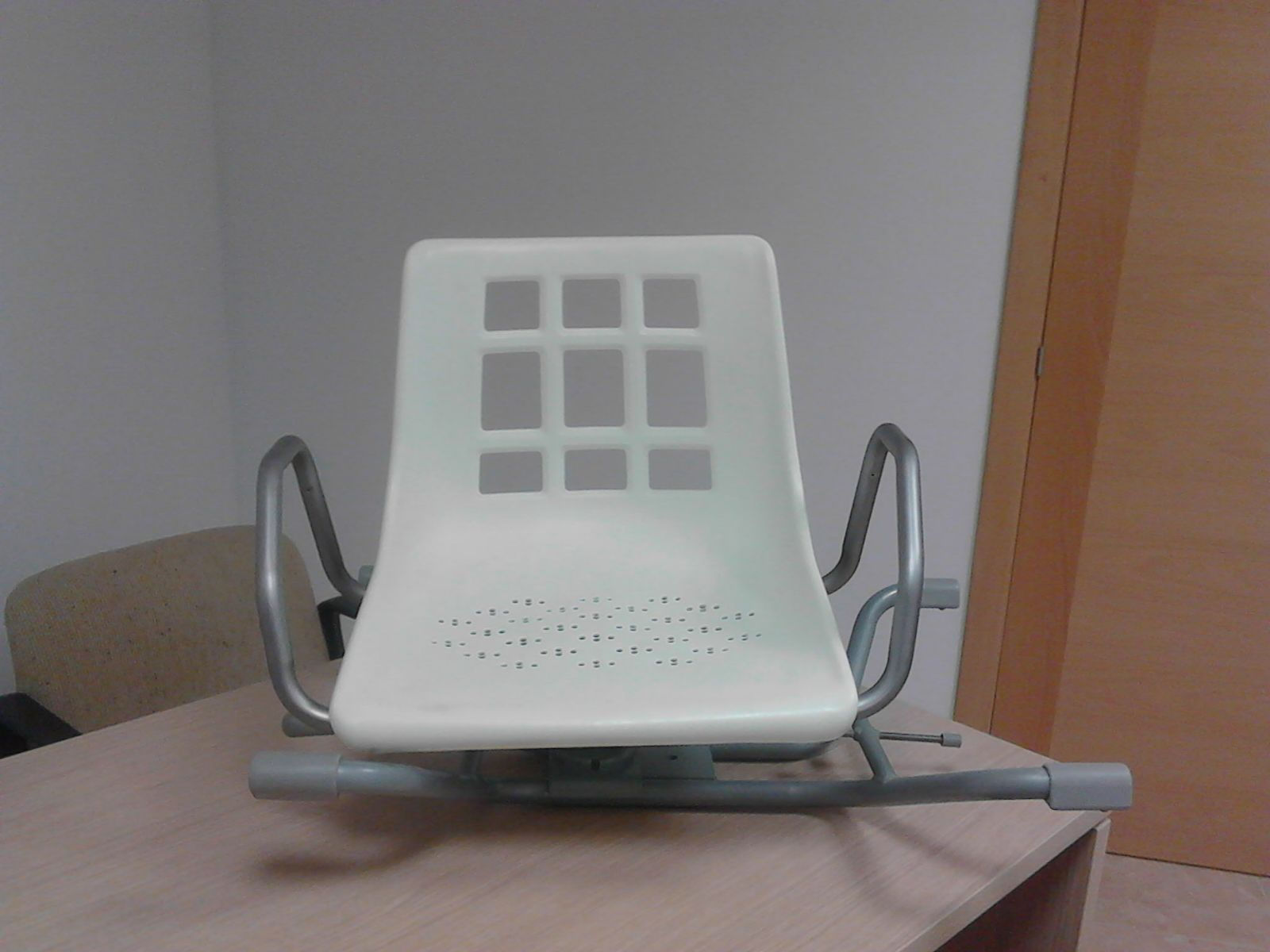 Silla de bañera giratoria