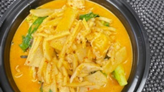 RED CURRY WITH CHICKEN