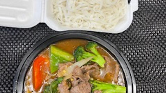 SPICY BASIL NOODLE BEEF