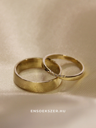egyedi tervezésű ENSO ékszer karikagyűrűk sárga aranyból